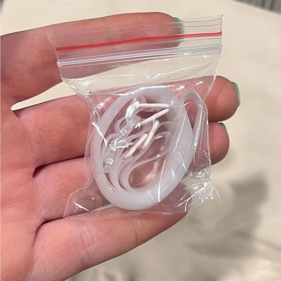 NWOT Skims Seamless Sculpt Mid Waist Thong Brief Shapewear Fitted Sand Size M - Picture 2 of 4